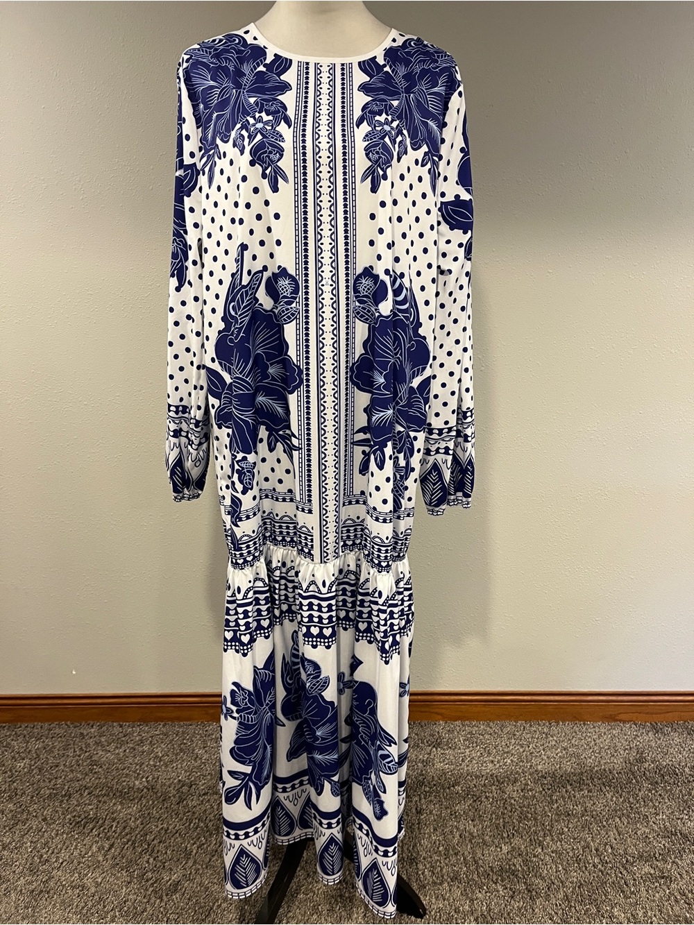 Shein White and Navy Floral Long-Sleeve plus size Maxi Dress size XXL